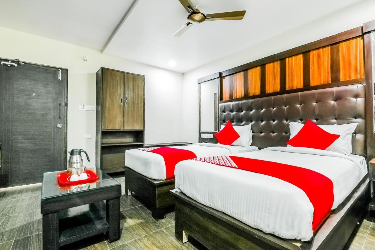 Oyo 16155 Hotel Dcm Grand Vijayawāda Exteriér fotografie