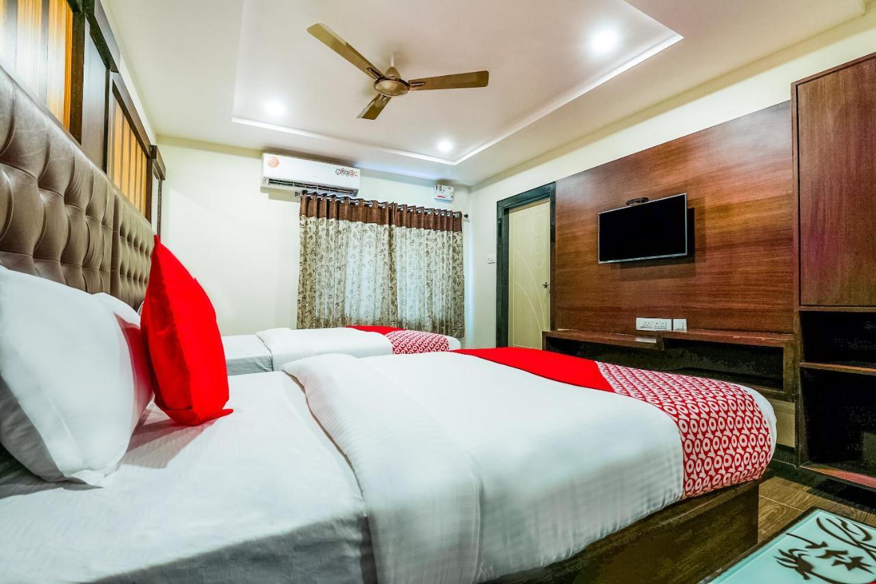 Oyo 16155 Hotel Dcm Grand Vijayawāda Exteriér fotografie